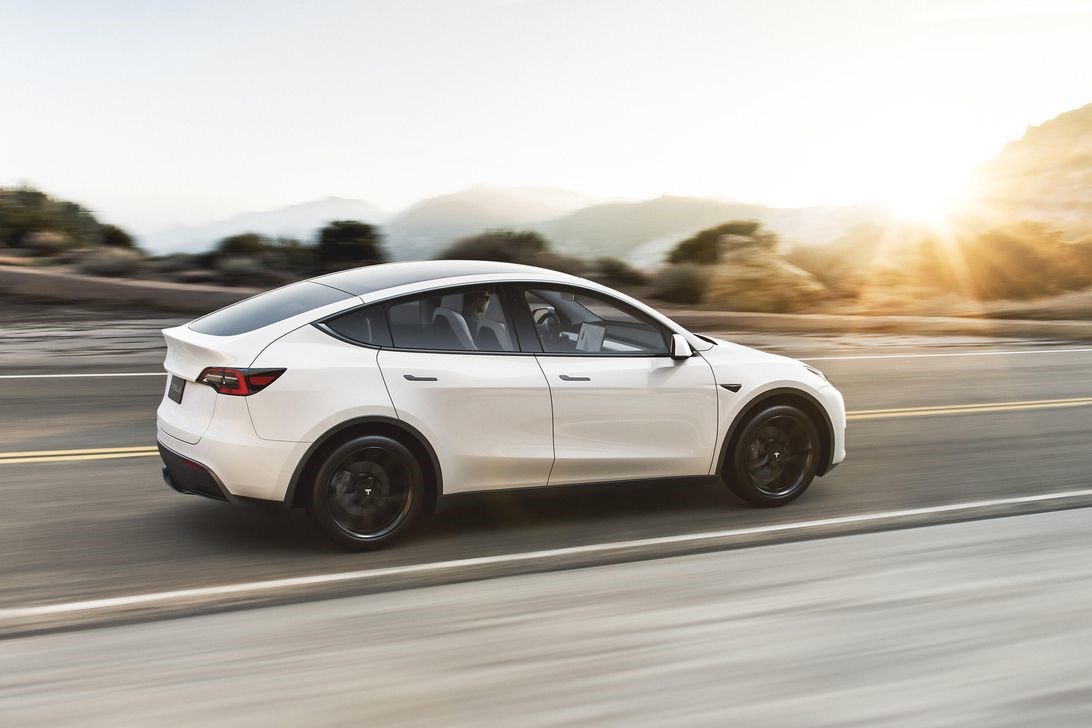 Tesla's new Model Y: interior revamped, bodywork upgraded, seven-passenger version debuts